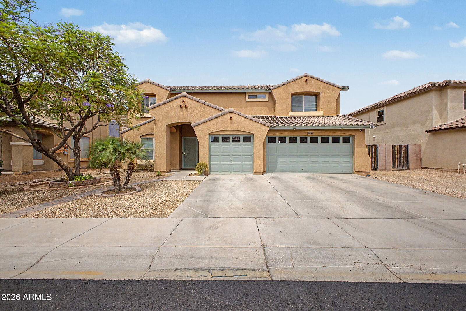 Property Photo:  2916 W Glass Lane  AZ 85041 