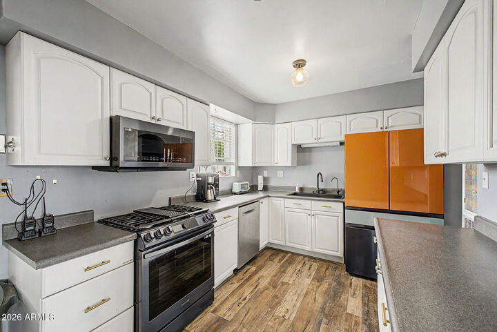 Property Photo:  2037 W State Avenue  AZ 85021 