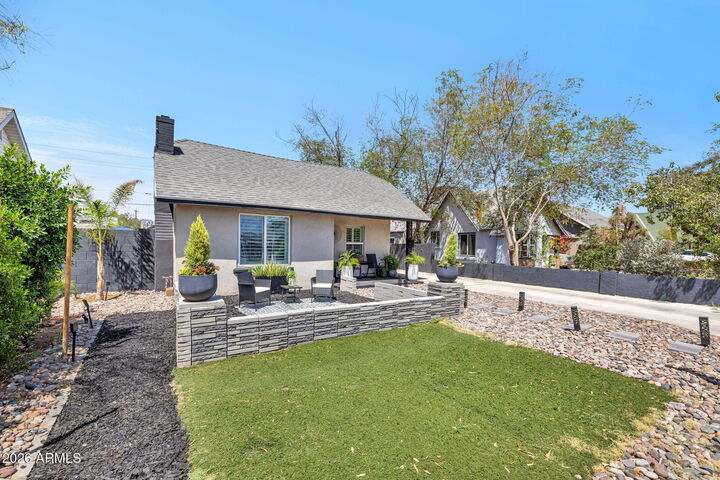 Property Photo:  1926 W Holly Street  AZ 85009 