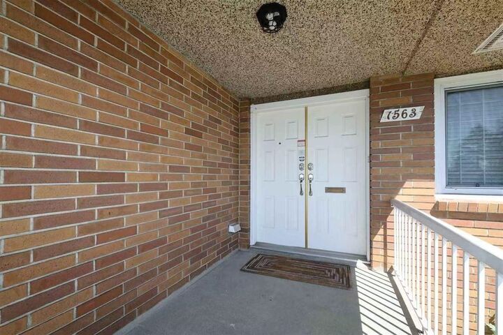 Property Photo: 1563 E 59th Avenue BC V5P 2G8
