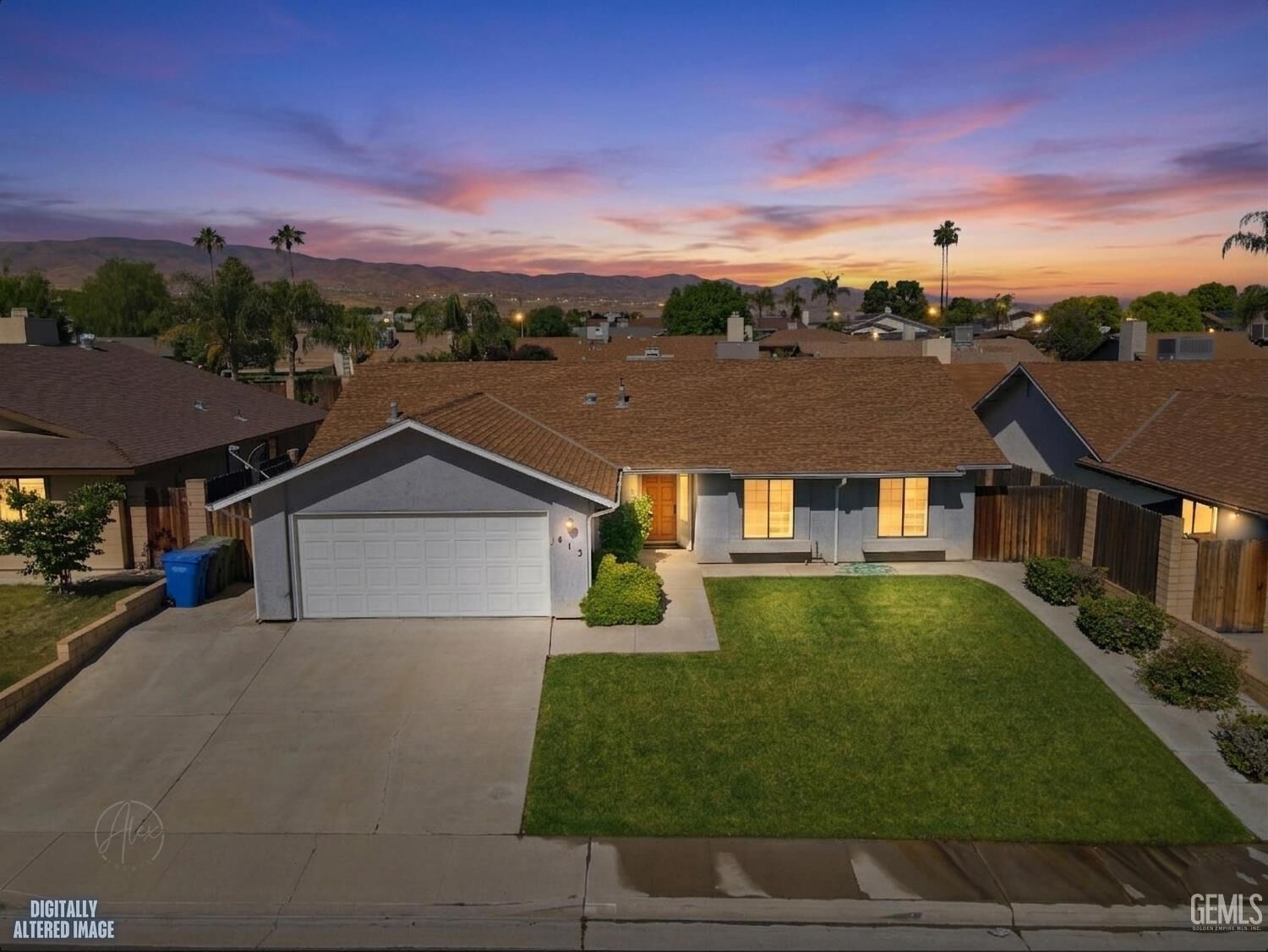 Property Photo:  413 McKinley Street  CA 93268 
