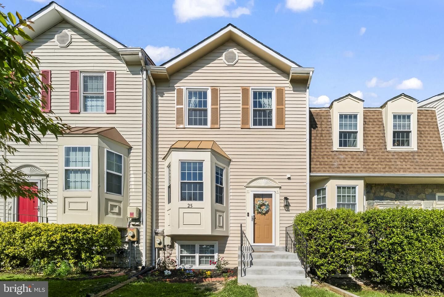 Property Photo: 25 Hunters Gate Court MD 20904