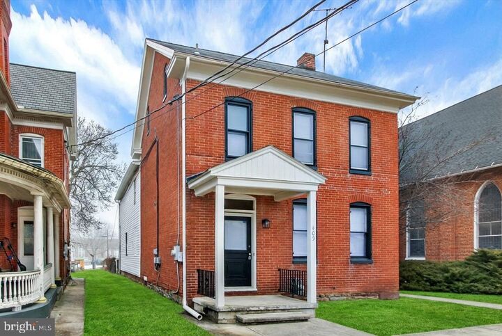 Property Photo:  405 W King Street  PA 17316 