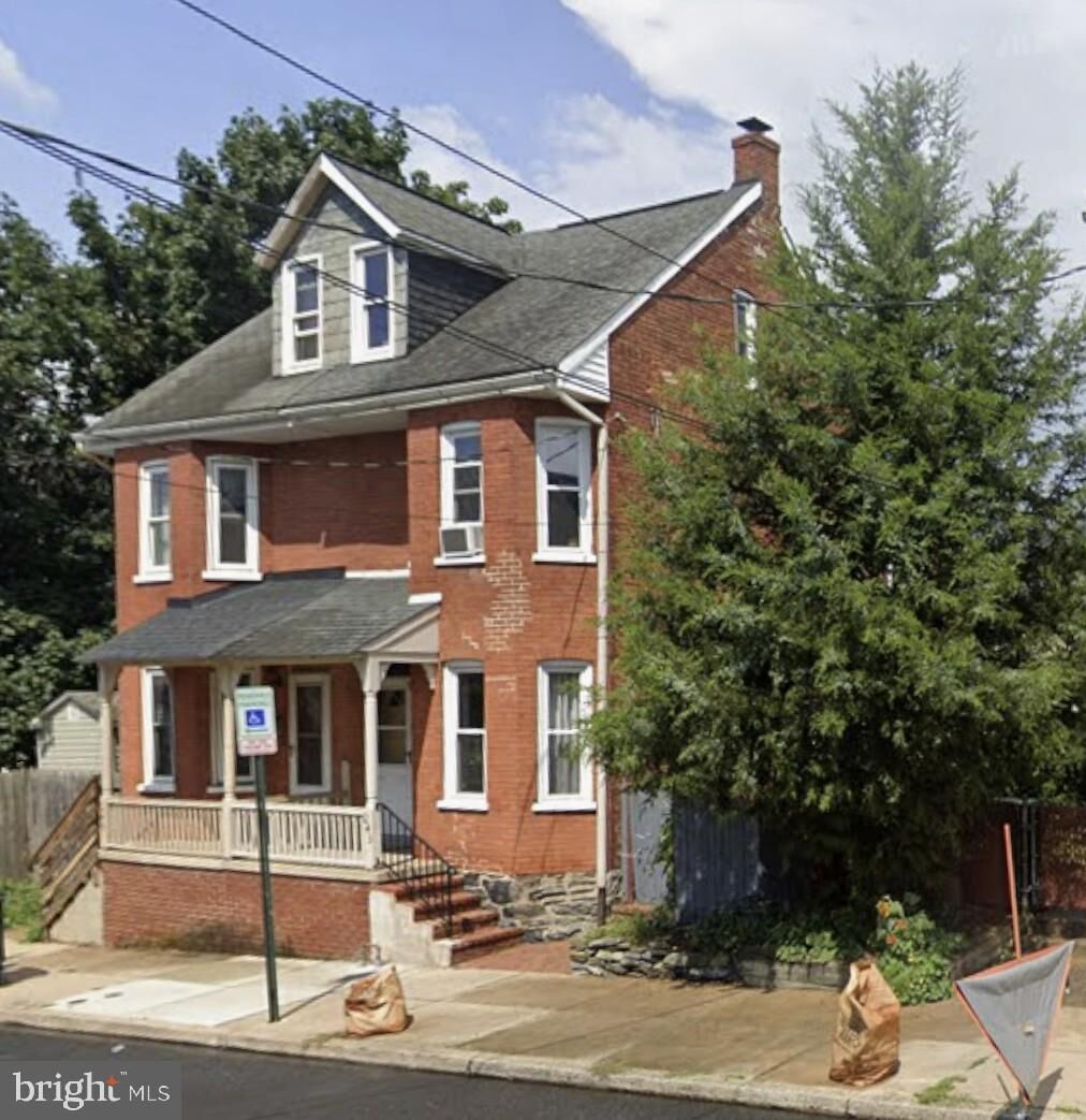 Property Photo:  243 N Franklin Street  PA 17602 