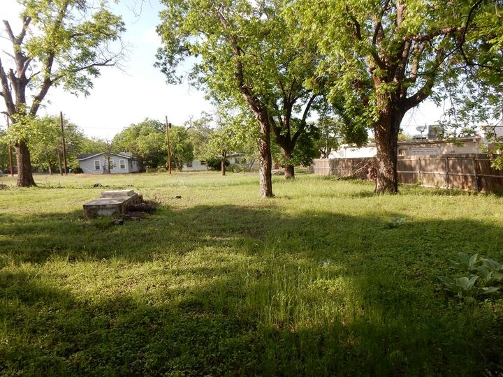 Property Photo:  105 Walch Ave  TX 78624 