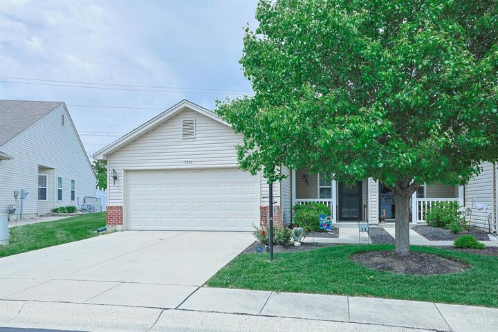 Property Photo:  909 Dillon Way  OH 45036 