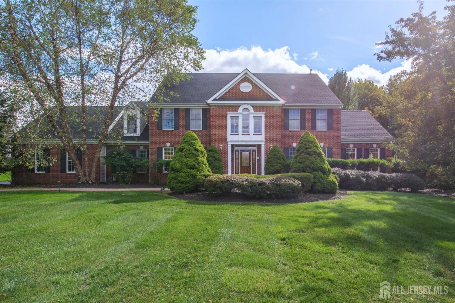 Property Photo:  2 Harvest Lane  NJ 07853 