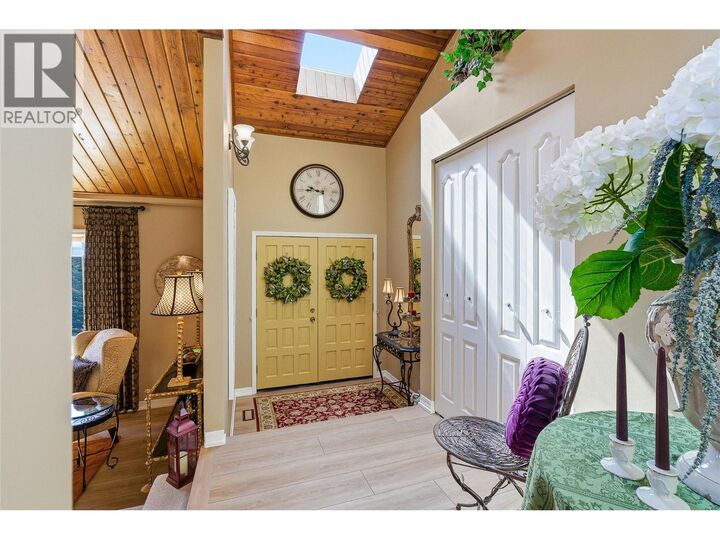 Property Photo: 2463 Irvine Avenue BC V1K 4H4