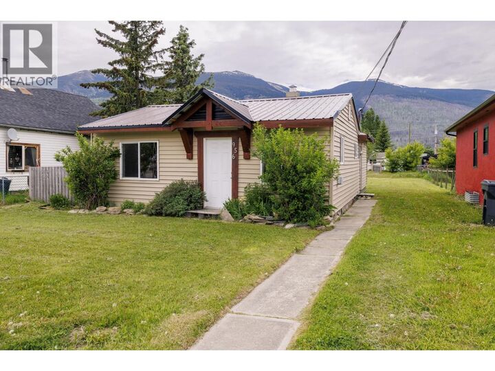 Property Photo: 956 4th Avenue BC V0J 2E0