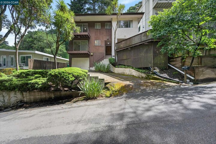 Property Photo:  6334 Doran Dr  CA 94611 