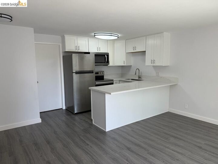 Property Photo:  4057 Brant St 8  CA 92103 