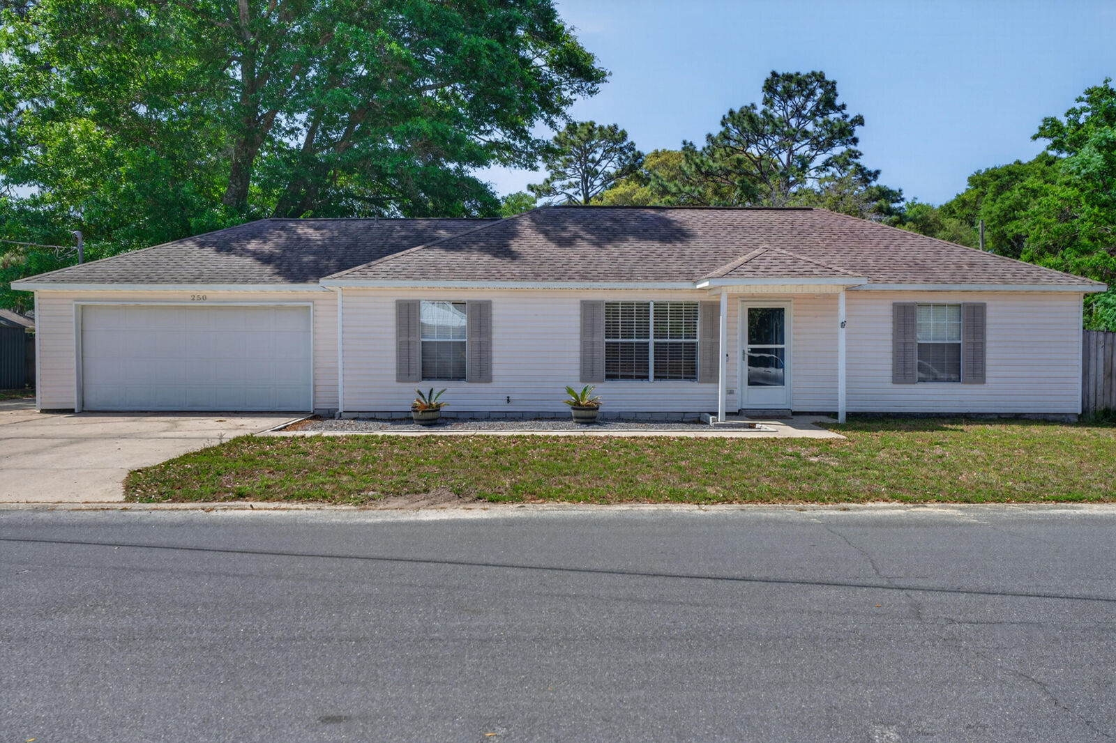 Property Photo: 250 Mills Landing FL 32547