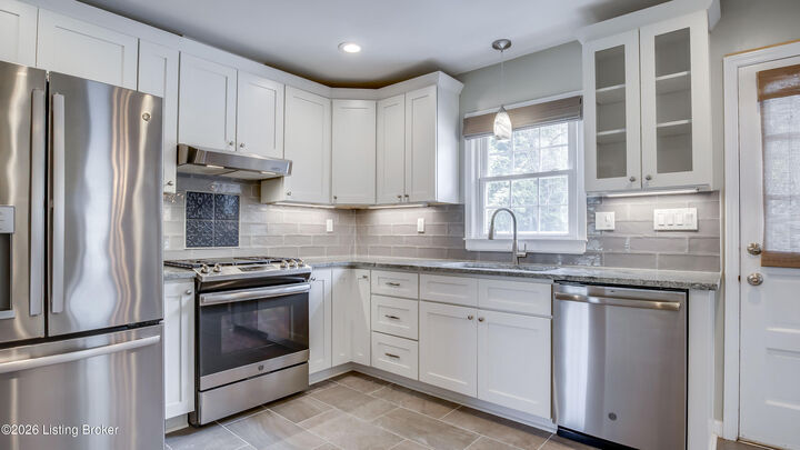 Property Photo:  211 Bellemeade Rd  KY 40222 