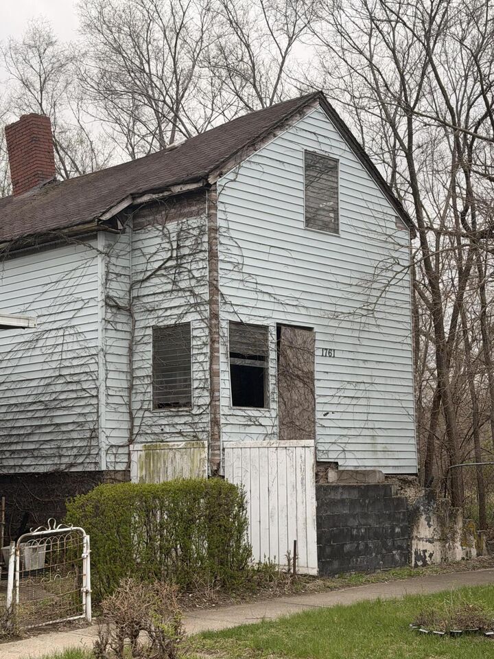 Property Photo:  1761 Polk Street  IN 46407 