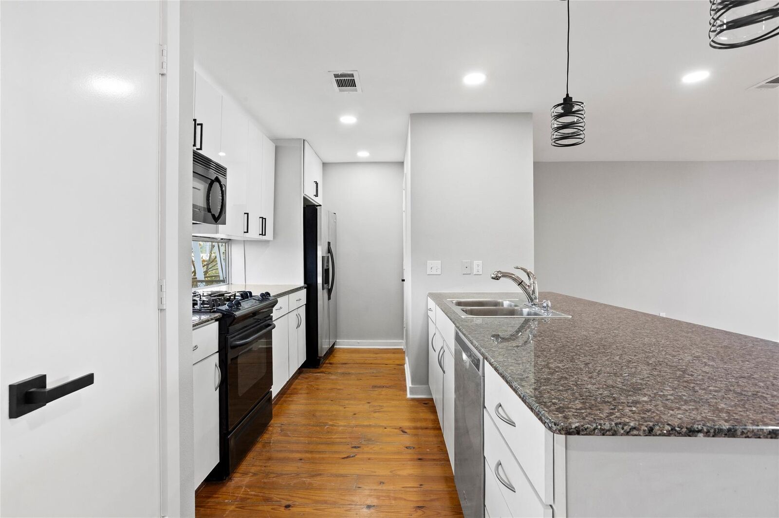 Property Photo:  6933 Yellowstone Way Drive  TX 77054 