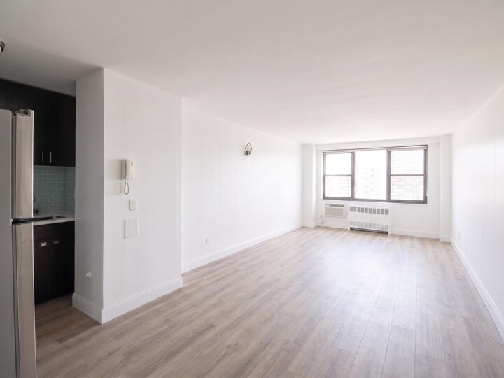 Property Photo:  10 Huron Ave 10B  NJ 07306 