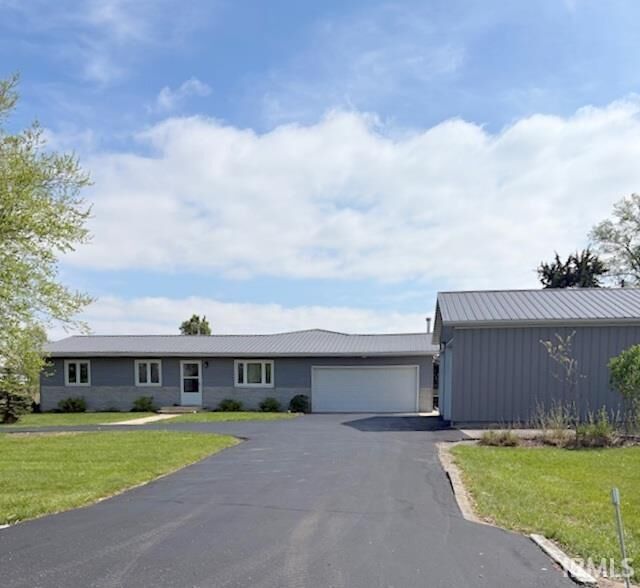 Property Photo:  2770 E 300 North  IN 46714 