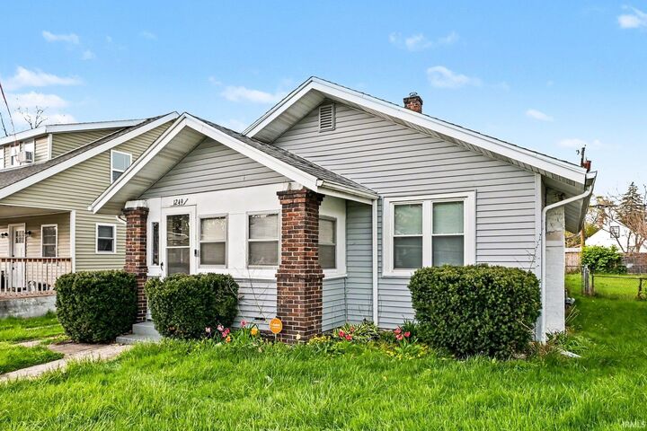 Property Photo:  1249 N Meade Street  IN 46628-2830 