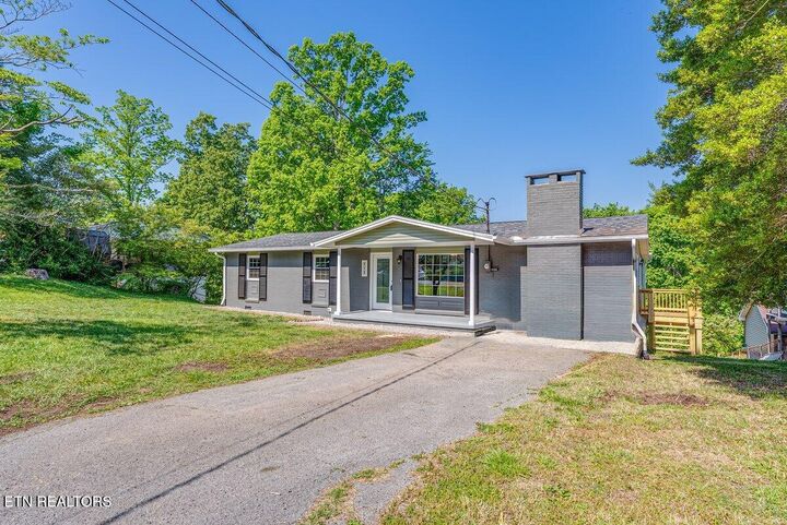 Property Photo:  513 W Ridgecrest Drive  TN 37763 