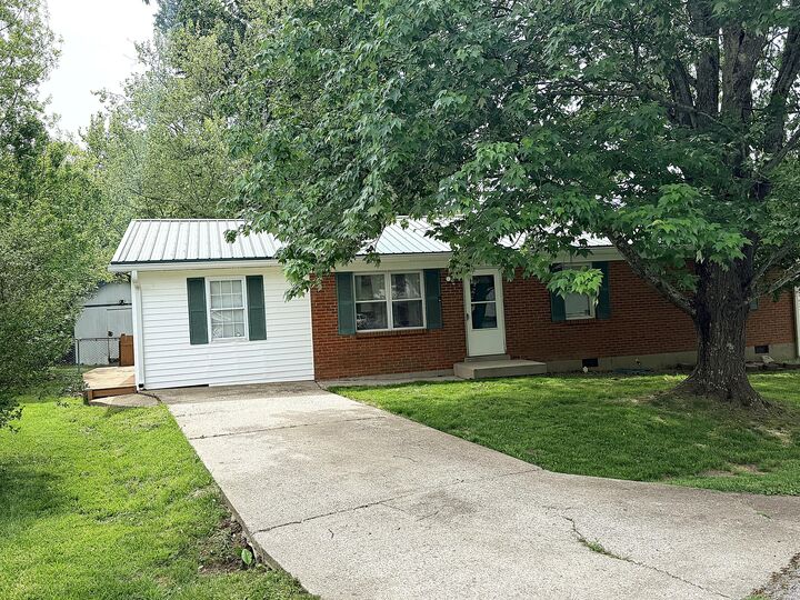 Property Photo:  4 Pebble Court  KY 40601 