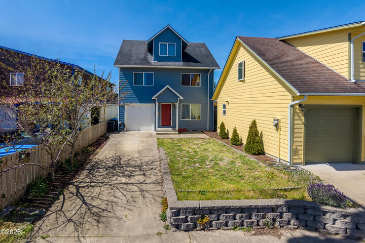 Property Photo:  560 NE Commercial Street  OR 97394 