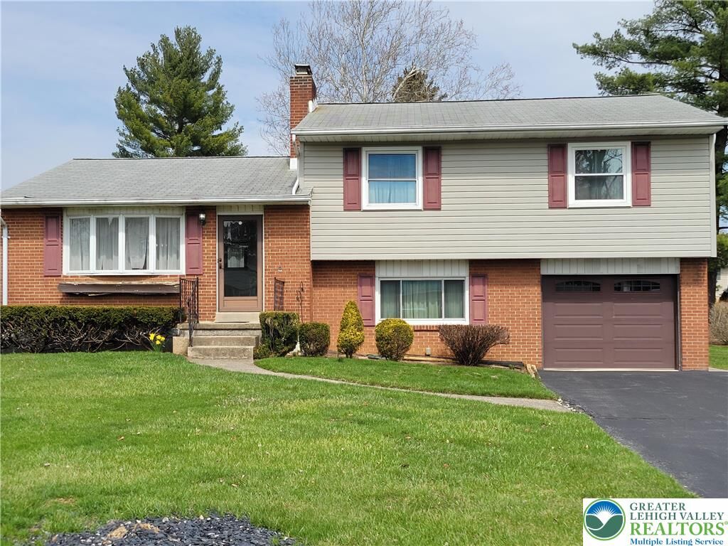 Property Photo:  3552 Lord Byron Drive  PA 18017 