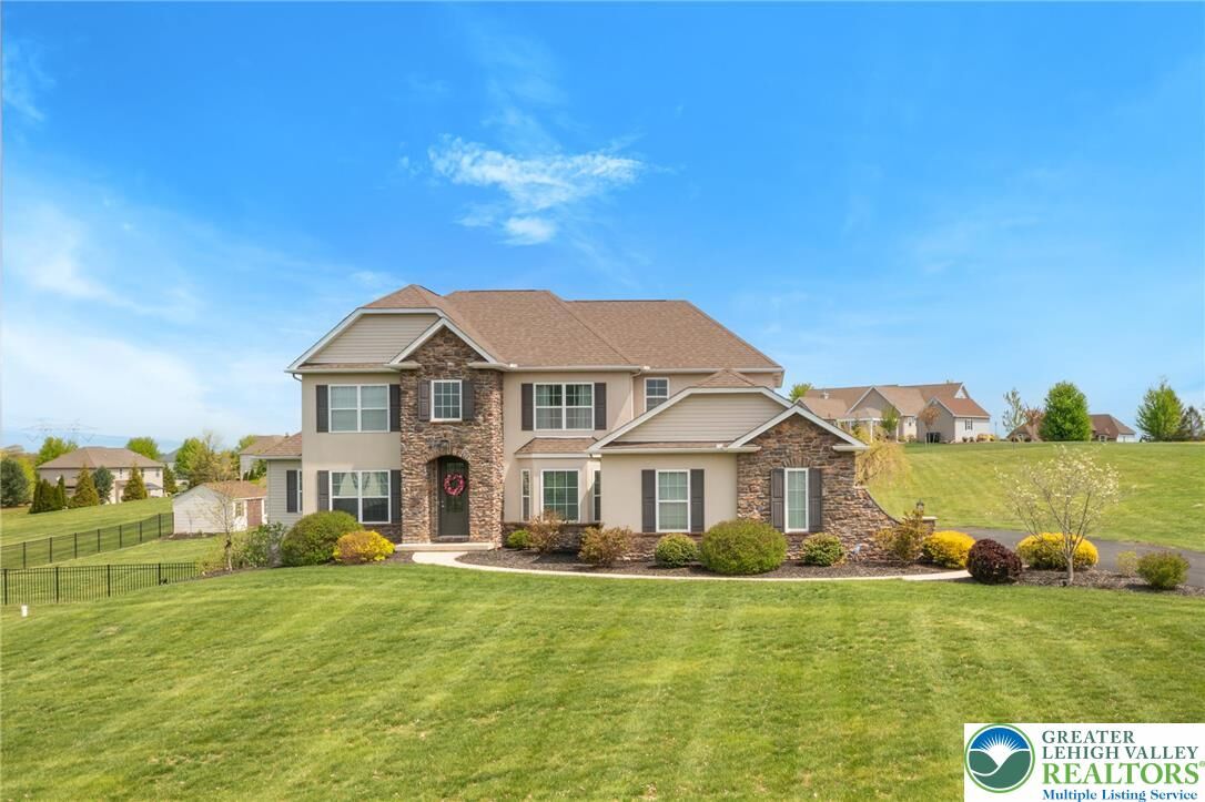 Property Photo: 208 E Dell Road PA 18014