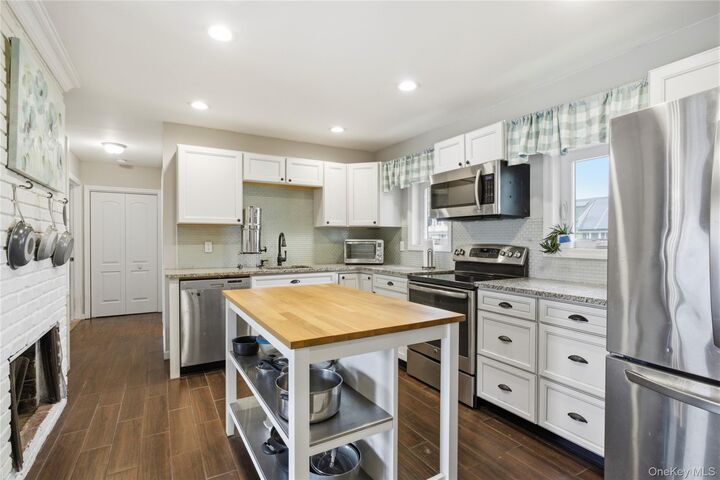Property Photo:  42 Saddler Lane  NY 11756 
