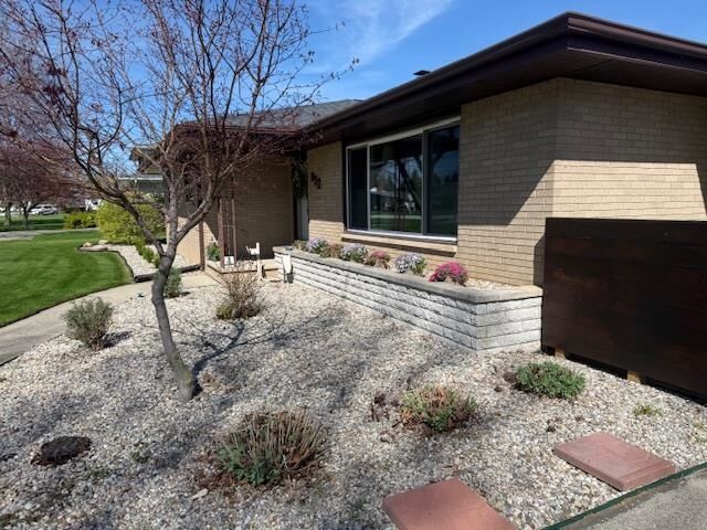 Property Photo:  952 W Borton Road  MI 48732 