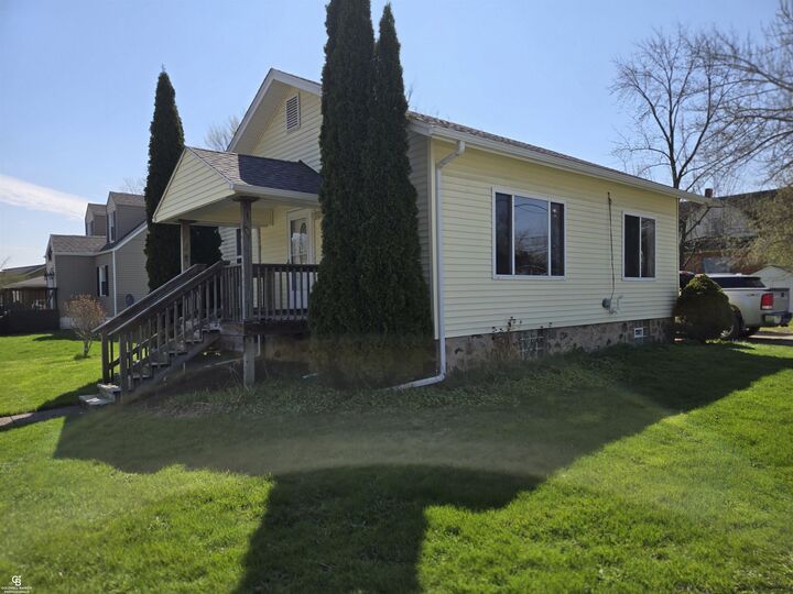 Property Photo:  56 E Lapeer Street  MI 48466 