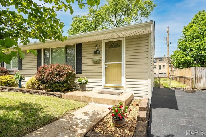 Property Photo:  7121 Leona Street  MO 63116 