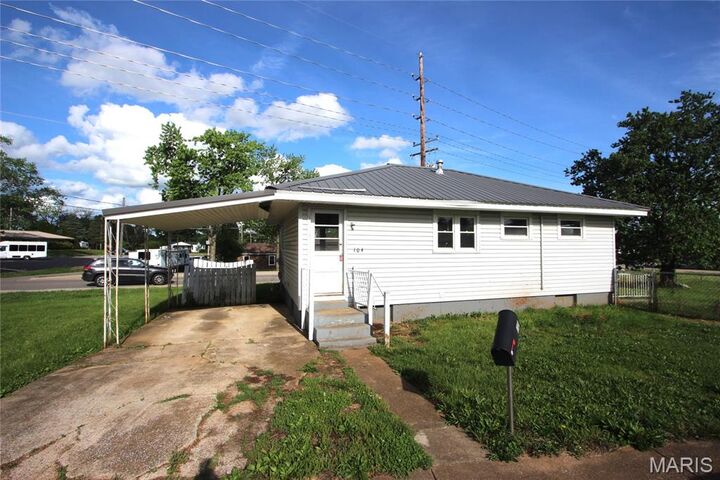 Property Photo:  104 N Vandervoot Street  MO 63601 