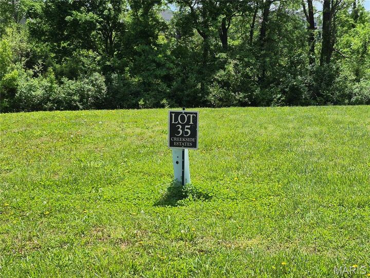 Property Photo:  1004 Oak Creek Lane  IL 62298 