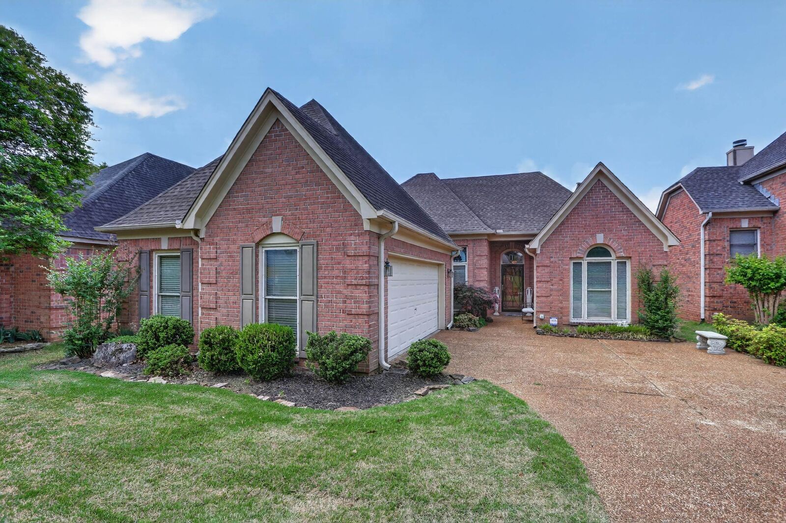 Property Photo:  1037 Mirror Lake Dr  TN 38018 