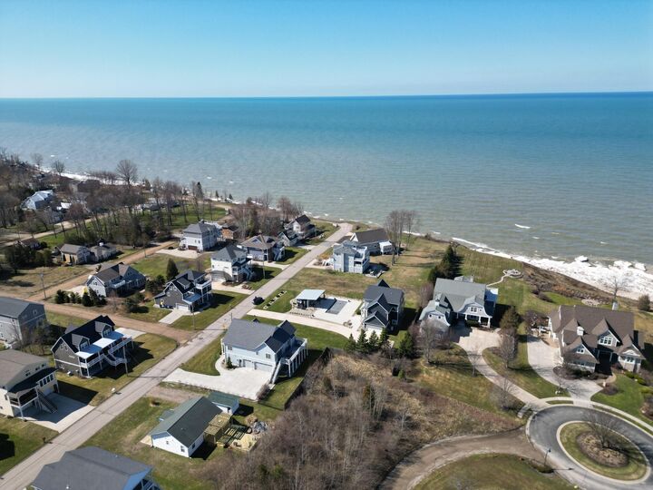 Property Photo:  7251 Lakeview Avenue  MI 49090 