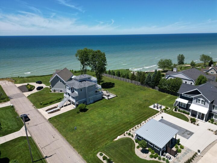 Property Photo: 7251 Lakeview Avenue MI 49090