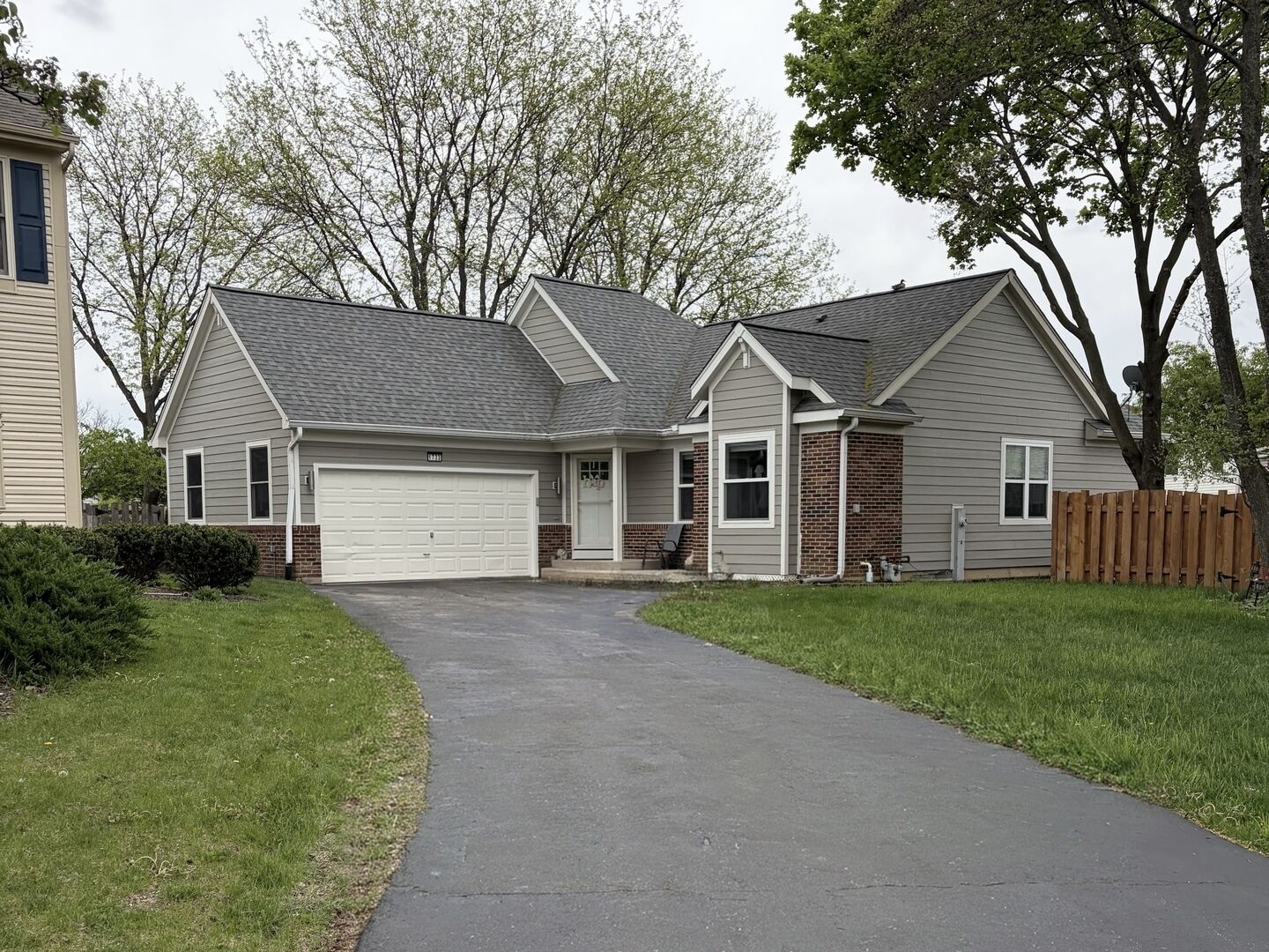 Property Photo:  1733 Portsmith Court  IL 60103 