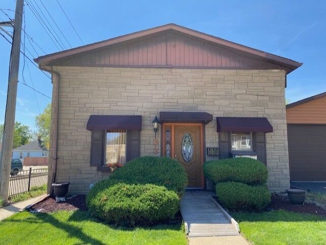 Property Photo:  337 Creve Coeur Street  IL 61301 
