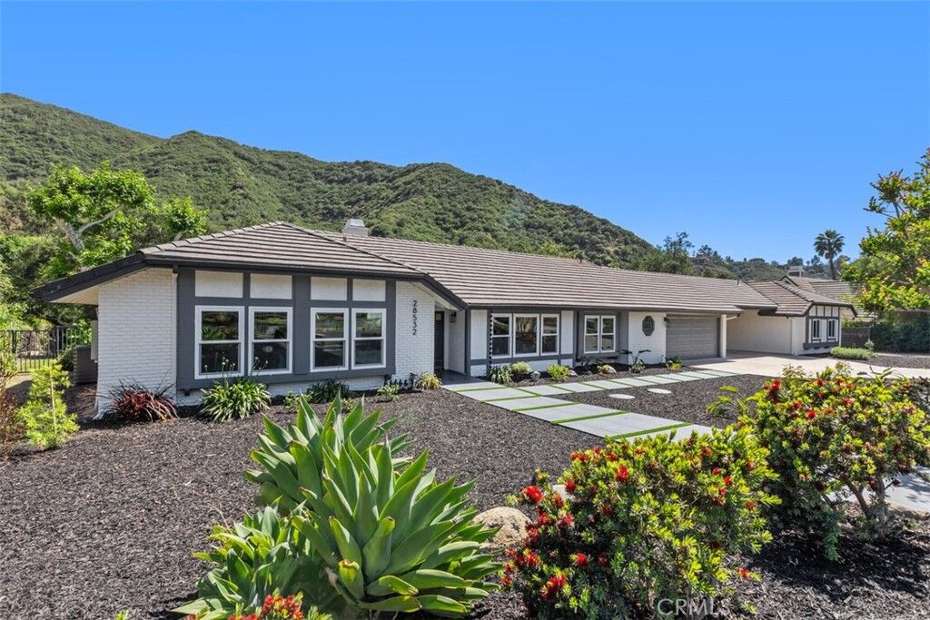 Property Photo:  28532 Markuson  CA 92676 