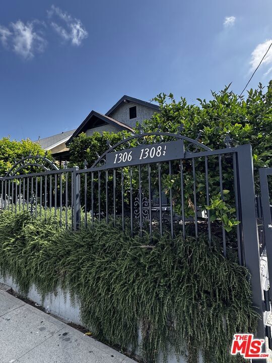 Property Photo:  1306 Talmadge Street  CA 90027 
