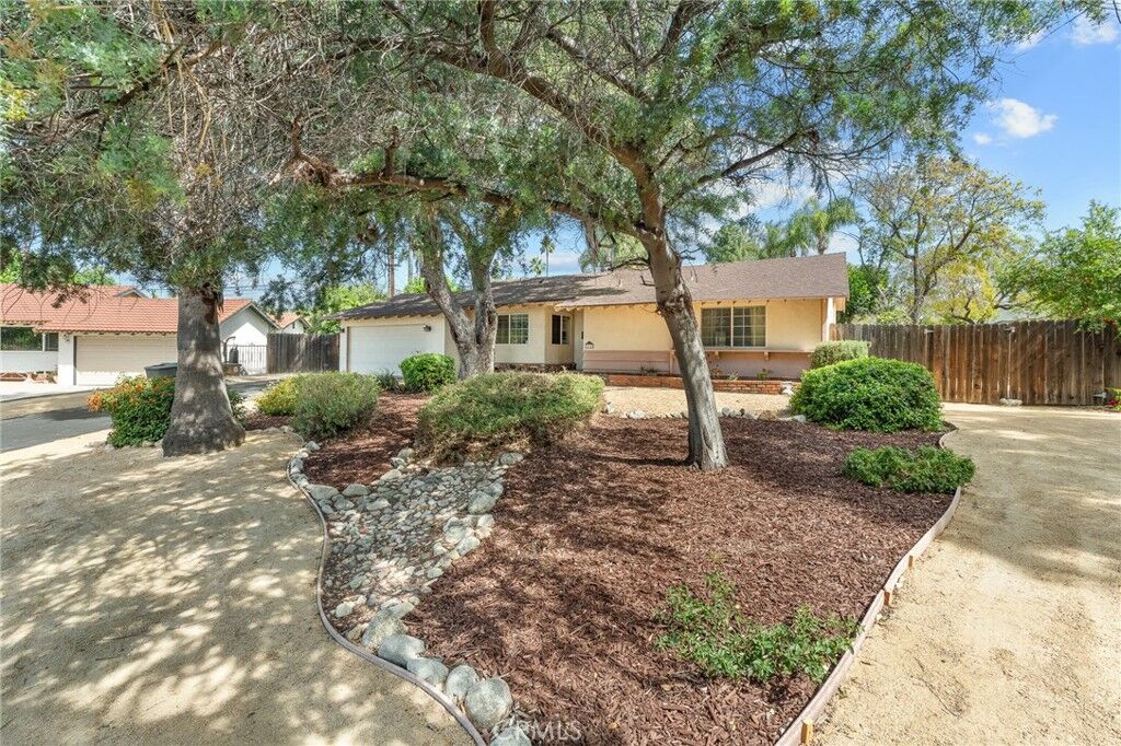 Property Photo: 415 Lewis Court CA 91711