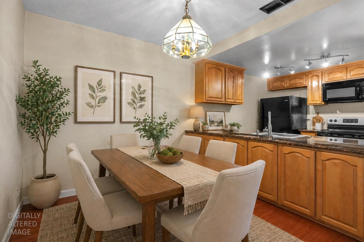 Property Photo:  213 Roundtree Court  CA 95831 