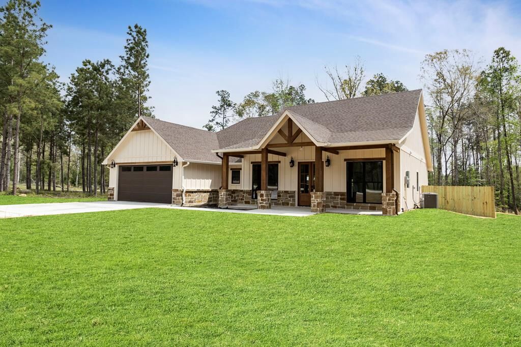 Property Photo:  139 Bonfire Bend  TX 77351 