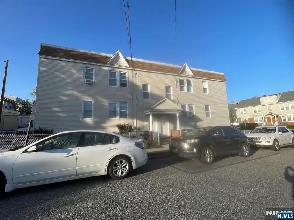 Property Photo:  32 Rose Street 2  NJ 07032 