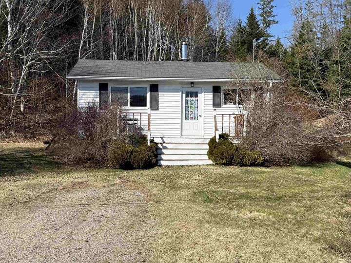 Property Photo: 15576 Highway 316 NS B0K 1J0