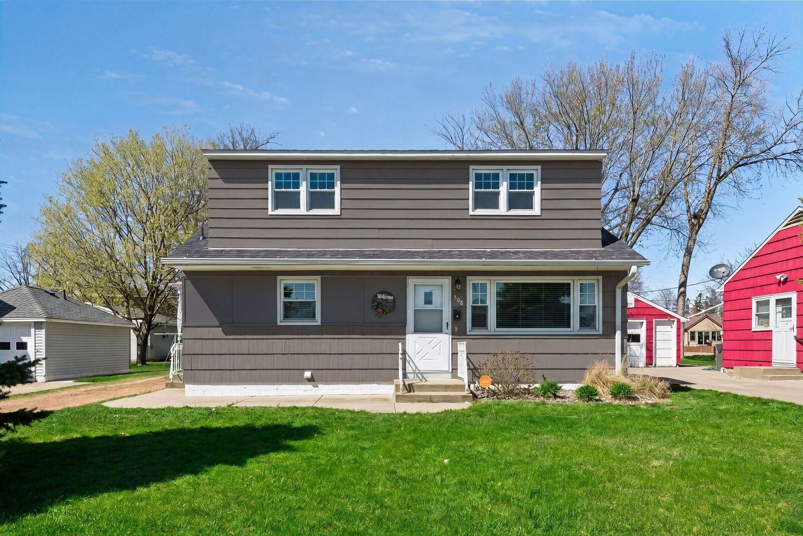 Property Photo:  508 E 2nd Street  MN 55387 