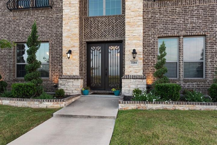 Property Photo:  3204 Chambley Lane  TX 76084 