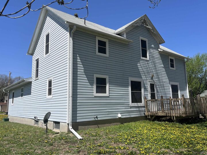 Property Photo:  213 2nd Street  NE 68030 