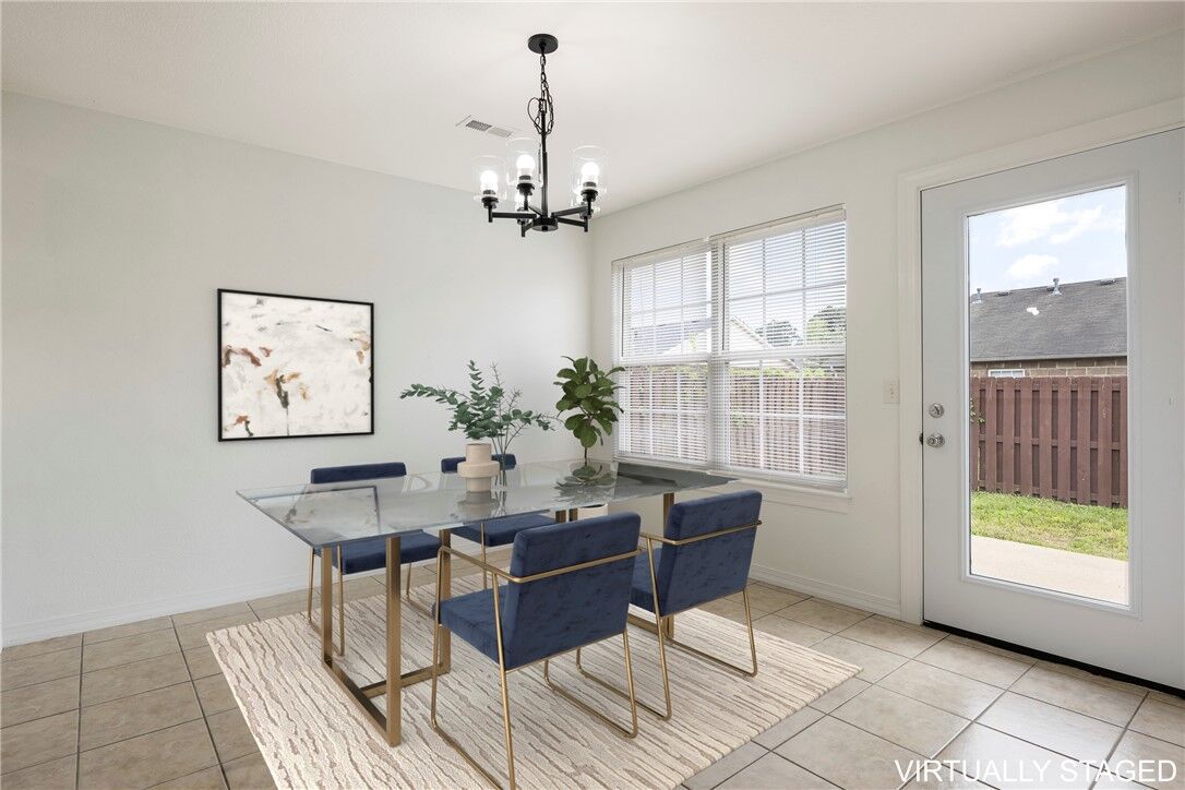 Property Photo:  3407 SW Carriageway Avenue  AR 72712 