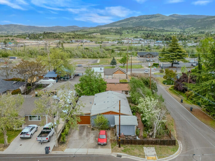 Property Photo:  110 W 5th Street  OR 97535 